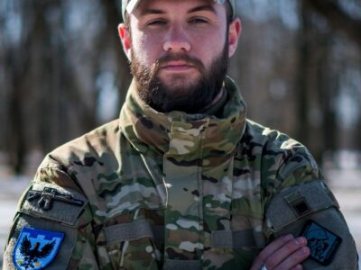 «Вони кричали нам „здавайтесь“, а я взяв кулемет і вступив у контакт»: історія бійця з позивним «Маньяк»  