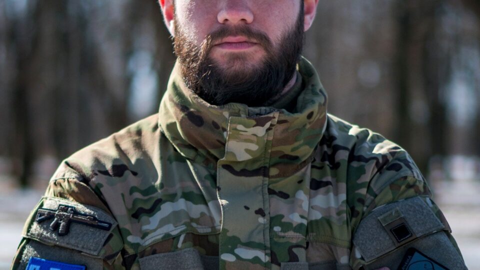 Вони кричали нам — здавайтесь, а я взяв кулемет і вступив у контакт: історія бійця з позивним «Маньяк»  