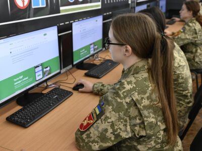 Унікальні спеціальності та викладачі з бойовим досвідом: які умови для навчання пропонує ВІКНУ