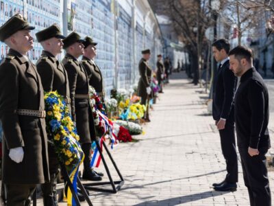 Володимир Зеленський і прем’єр Нідерландів вшанували пам’ять загиблих українських воїнів у Києві  