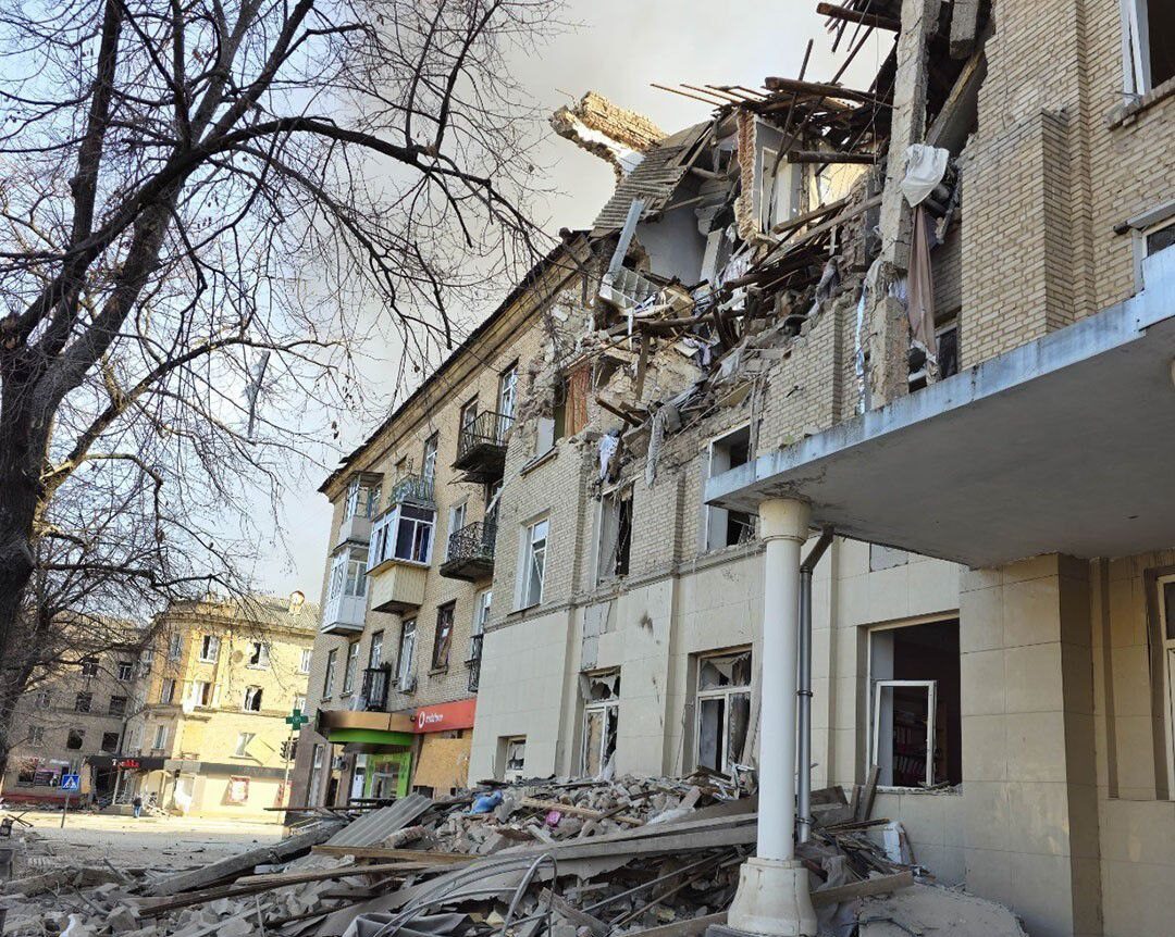 Наслідки обстрілів рф на Донеччині: є загиблі, 19 поранених