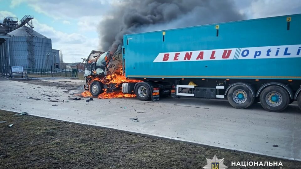 Двоє загиблих та 9 поранених, пошкоджено інфраструктуру: наслідки російських атак на Сумщині  