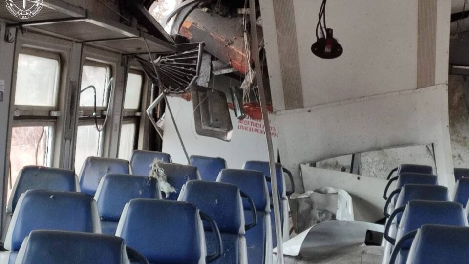 На Харківщині російський дрон вдарив по електропотягу, загинув пасажир  