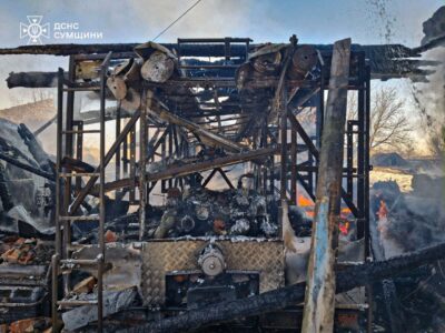 На Сумщині росіяни вдарили по пожежному депо  