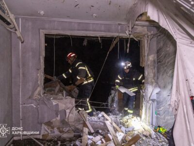 У Харкові дрон вдарив по багатоповерхівці, постраждало 8 людей  