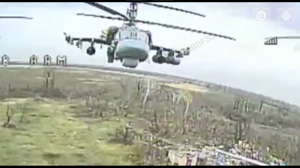 «Алігатора» збили, пілотів добили: FPV-дронами уразили російський гелікоптер та екіпаж  