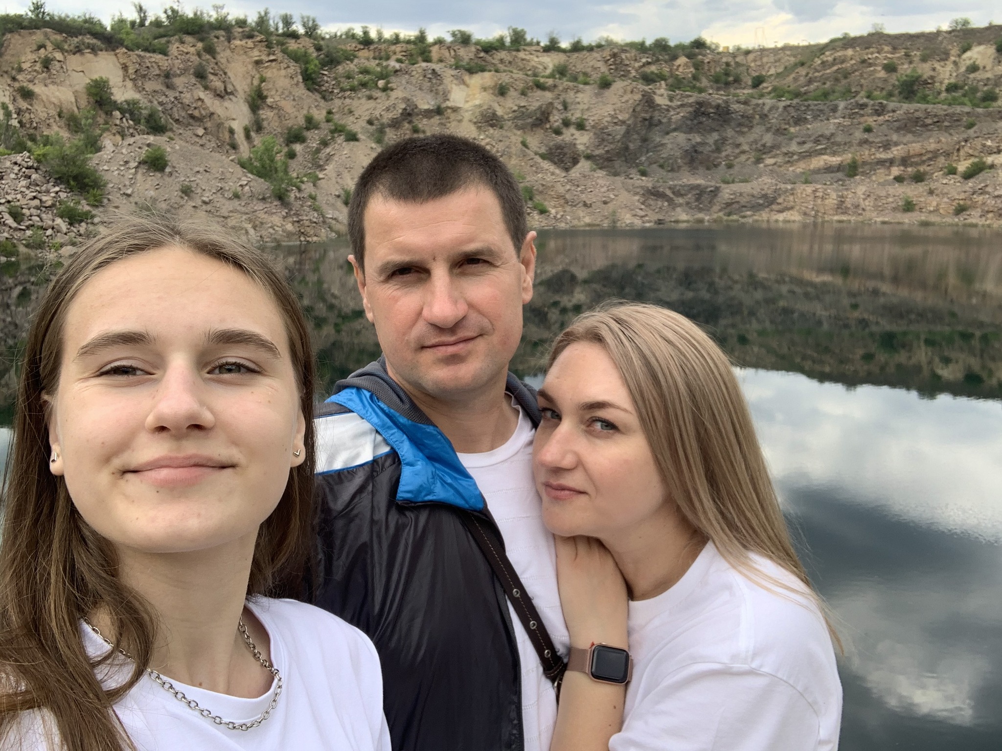 Олег Шмарко разом з дружиною і донькою