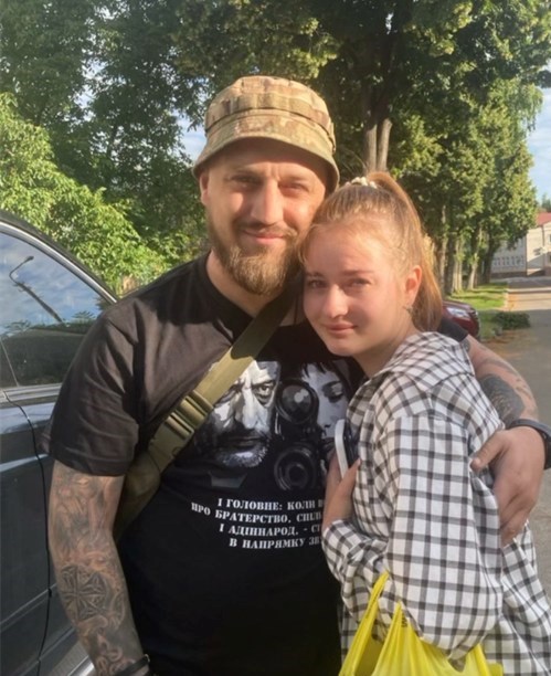 Едуард Олійник з дівчиною