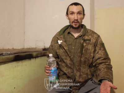 «Ви би зналі сколька там трупов русскіх салдат лєжит!» — полонений росіянин радіє, що не загинув  