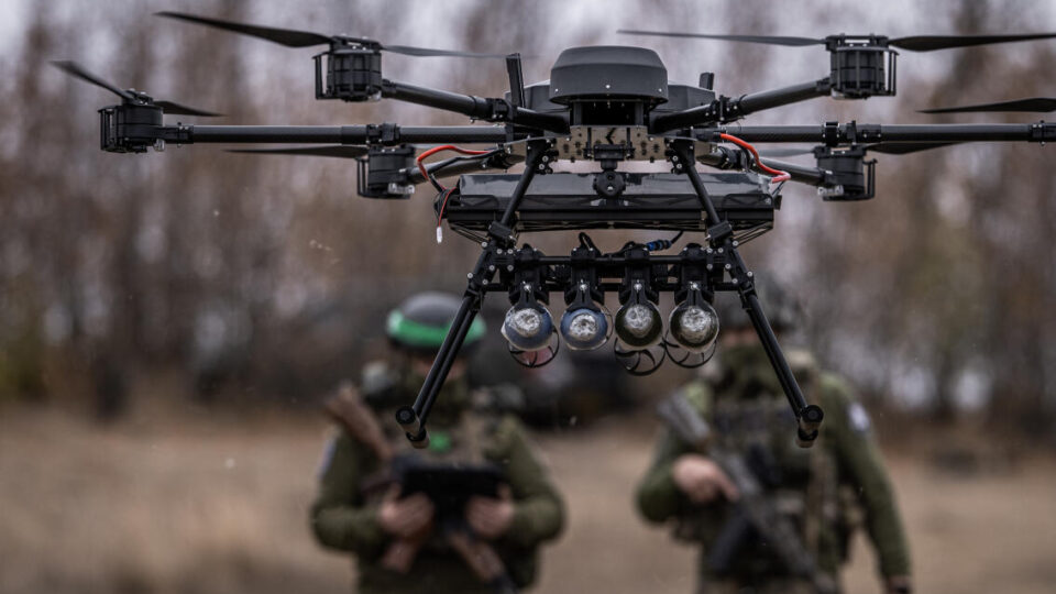 Важкі бомбери на фронті: як нічні мисливці нищать ворожу бронетехніку та логістику  