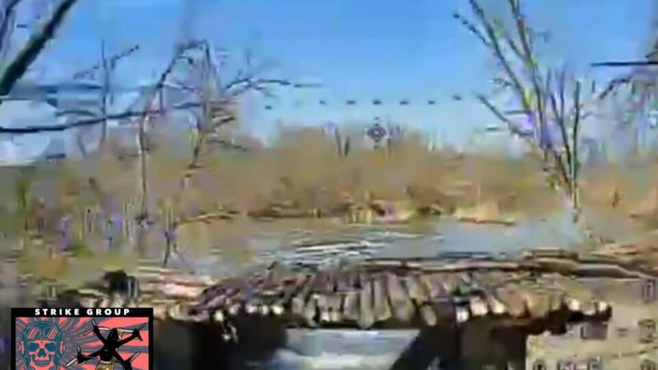 Бійці Apachi знищують переправи та техніку ворога на Слов’янському напрямку  