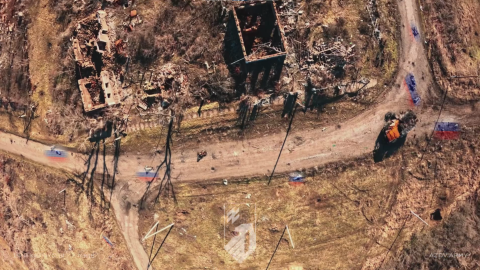 Покриття з окупантів: десятки мертвих росіян лежать на дорогах Добропільського напрямку  