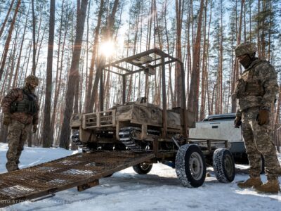 «Окупанти дзеркалять нашу тактику, це технологічний двобій»: під Вовчанськом знищують російські наземні дрони  