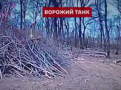 Окупанти втратили в Покровську танк, не зумівши його замаскувати  