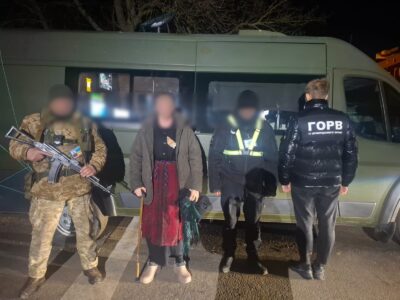 «Бабусю, а для чого вам військовий квиток?» — на кордоні затримали гендерно заплутаного ухилянта  