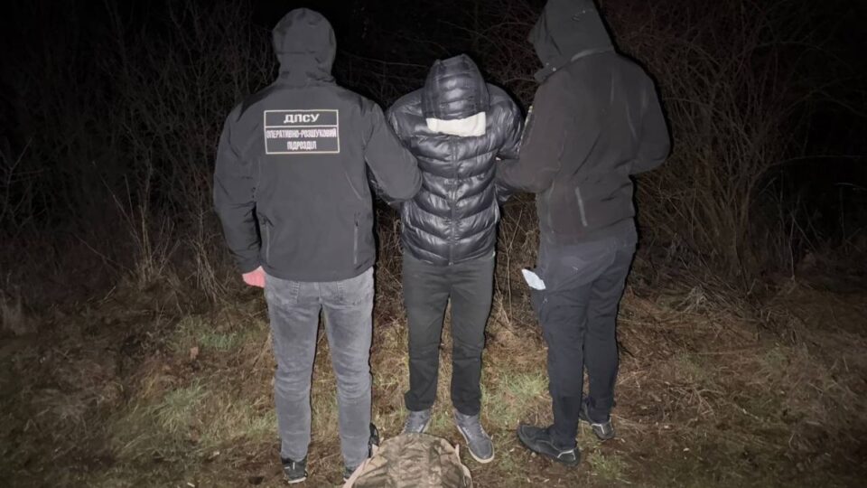 Ось тобі човен, пливи: на Закарпатті затримали ухилянтського «Ноя»  