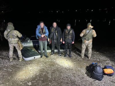 Переплутали кордон із пляжем: прикордонники перервали нічний заплив ухилянтів на матрацах  