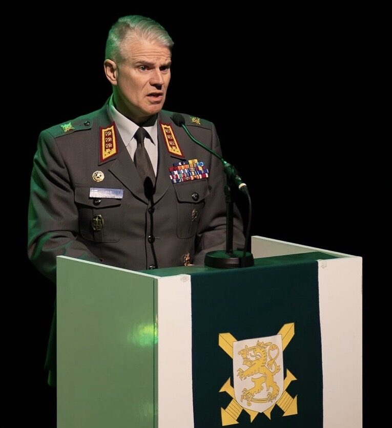 Командувач Сухопутних військ Фінляндії генерал-лейтенант Пасі Валімякі