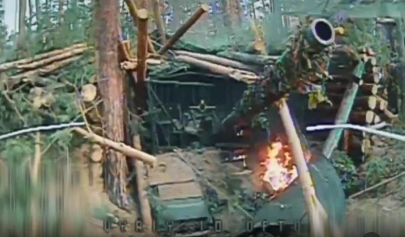 Сховали під деревами й сітками — пілоти Signum спалили російський танк FPV-дроном  