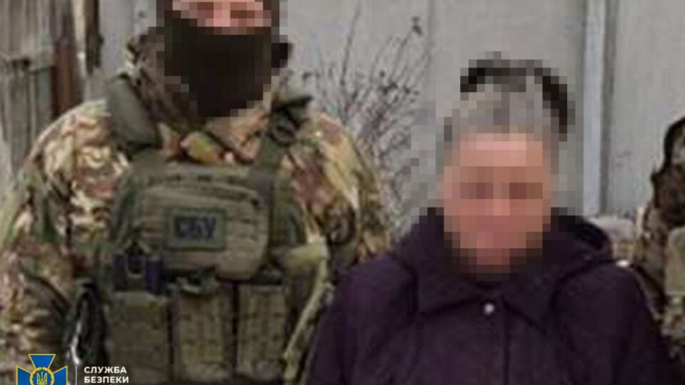 Наводила російські КАБи на оборонців Слов’янська: СБУ затримала коригувальницю  