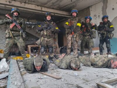 Хотіли встановити прапор, а потрапили в полон: ЗСУ захопили в районі Куп’янська шістьох окупантів  