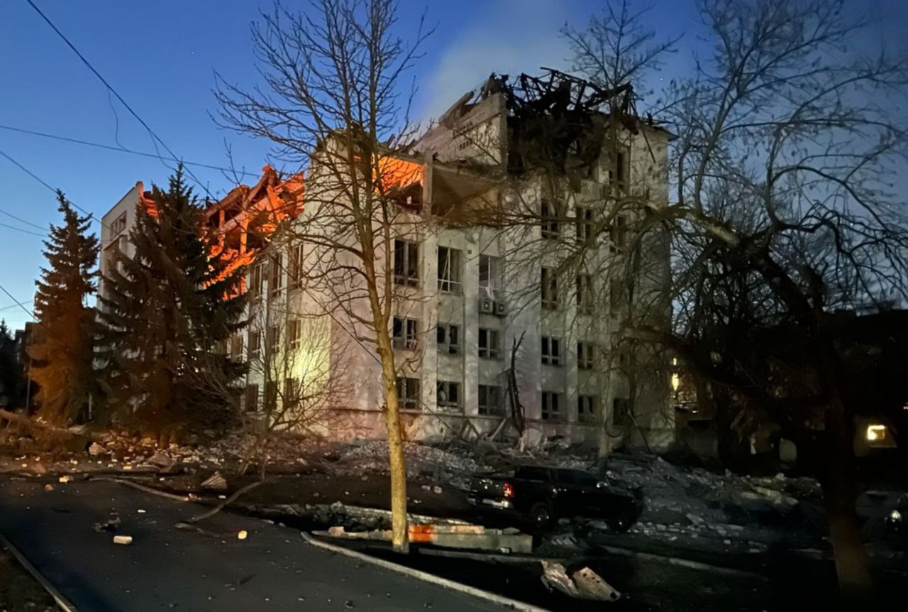 Пошкоджена будівля