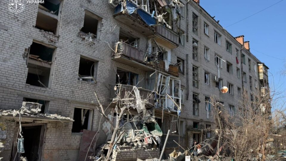 Росіяни вдарили по Словʼянську: 20 постраждалих, є загиблі  