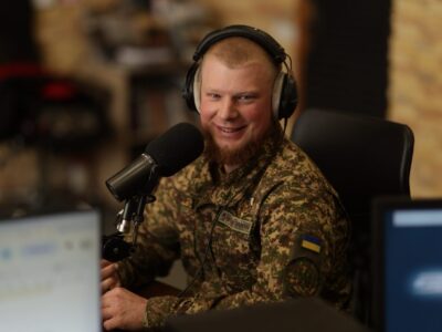 «Кожен день йде група по 10-15 чоловік»: Герой України розповів, як в оточенні відбивав атаки росіян  