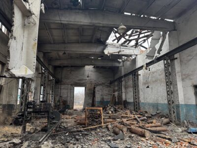 На Чернігівщині окупанти вдарили по деревообробному підприємству  