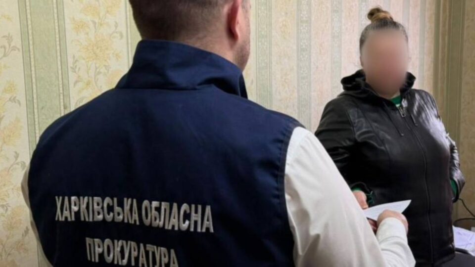 Вимагала $4500 з пораненого військового за «списання»: на Харківщині викрили жінку  