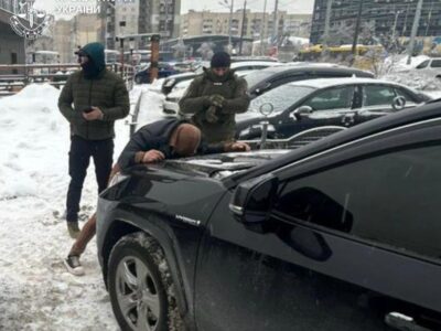 «Бровари — Молдова» за $21 тисячу: викрили двох таксистів, які хотіли заробити на ухилянті  