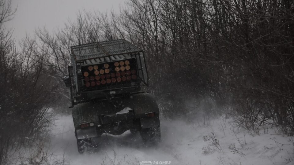«Вони намагаються знайти якісь нори і накопичитись там»: під Часовим Яром окупанти посилили штурми  