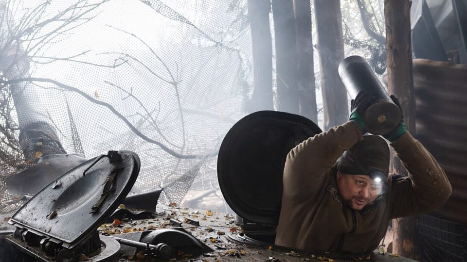 «Сценарій один — логістика і просування малих піхотних груп»: важкій техніці росіян не дозволяють наближатися до передової  