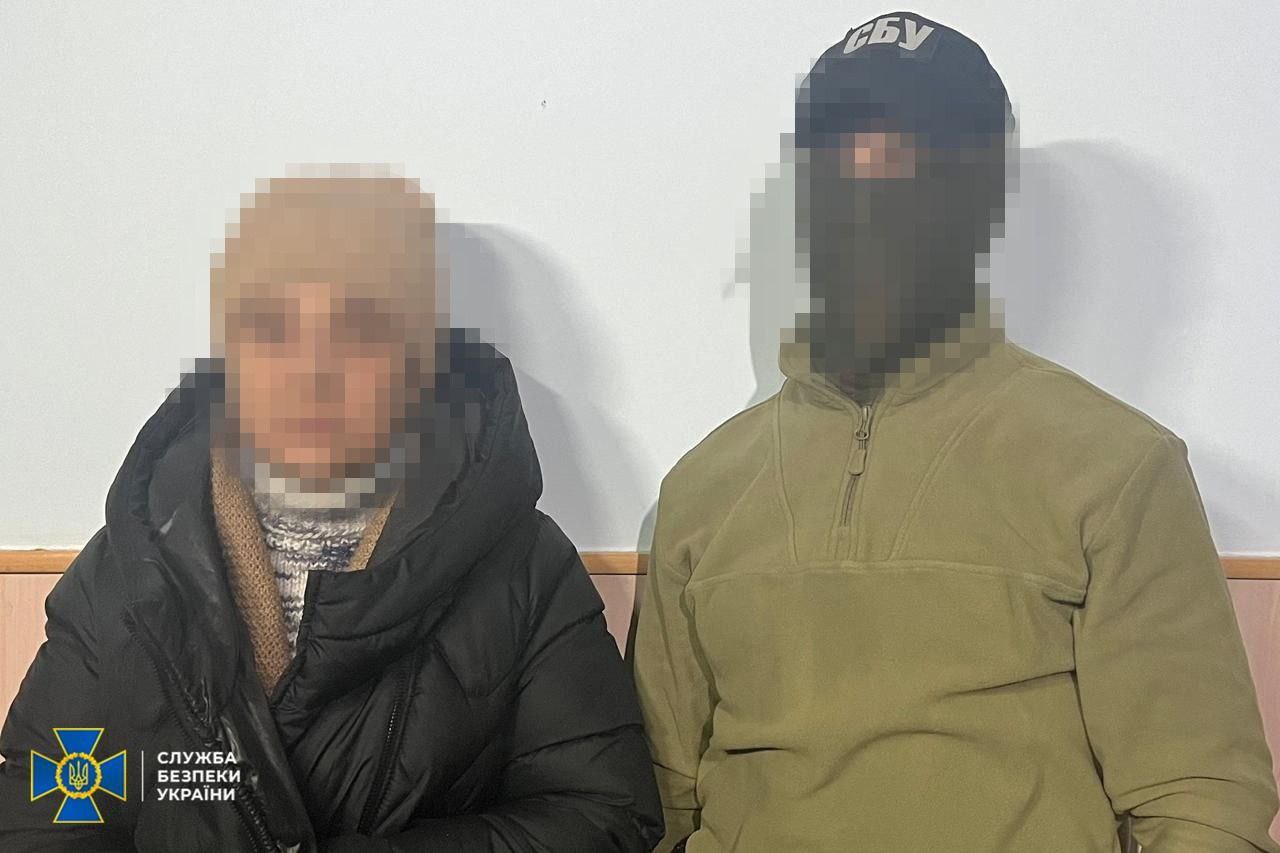 СБУ затримала подружжя, яке займалося наведенням російських обстрілів по Херсону.