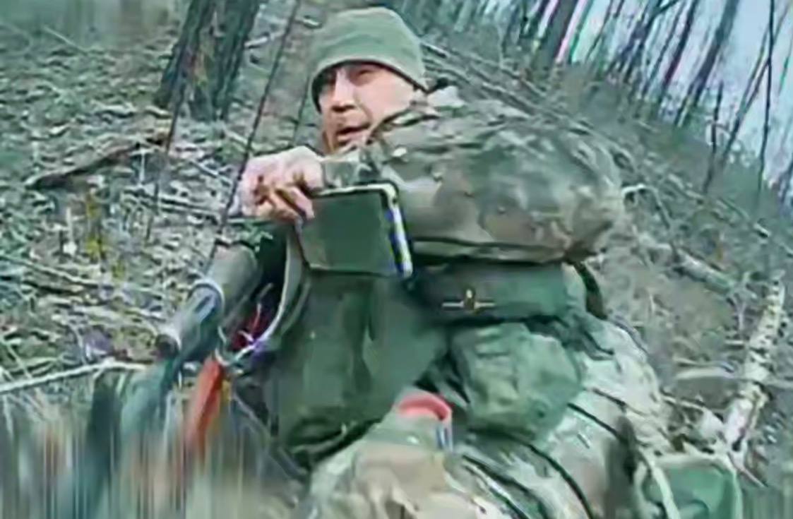 Дрон Сил оборони атакує ворожого піхотинця