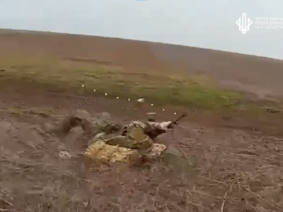 Падають на спину і дригають ногами: ворожі штурмовики не можуть встояти проти наших дронів  