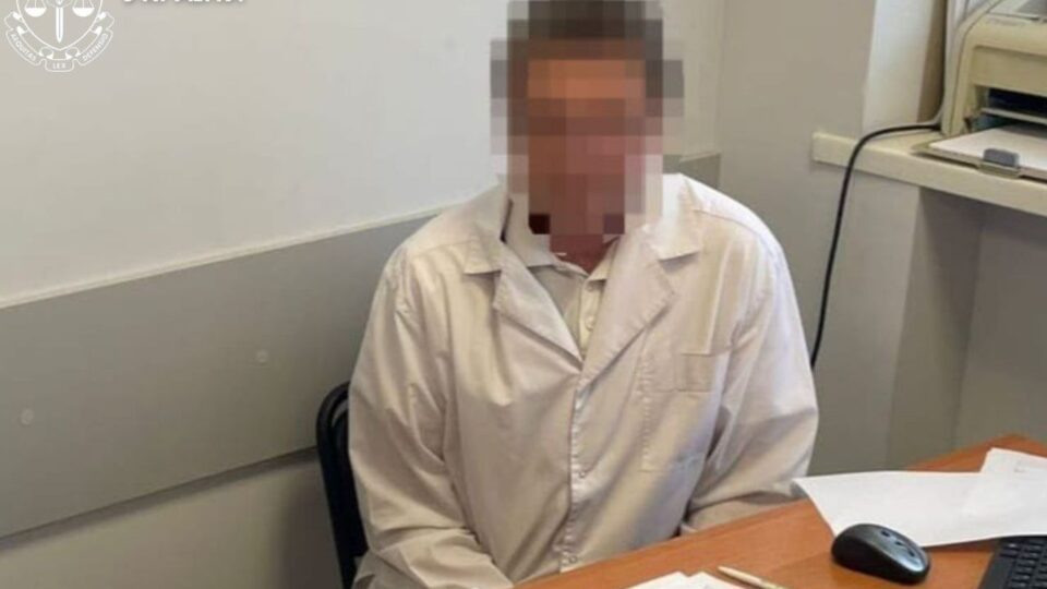 ВІЛ для ухилянтів — у Дніпрі викрили групу, яка «інфікувала» пів роти військовозобов’язаних  