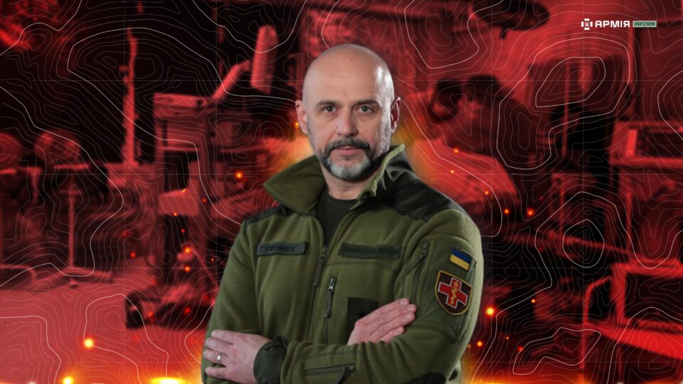 «Ми здобуваємо досвід, за яким завтра прийде весь світ» — головний хірург ЗСУ про нещодавню унікальну операцію  