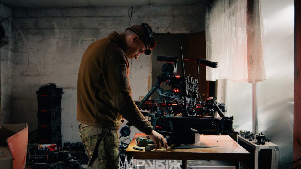 «Вдається чути, про що вони говорять»: на Покровському напрямку росіяни намагаються покращити зв’язок  