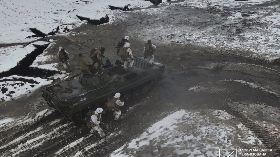 «В них є якісь такі тачанки»: на Покровському напрямку росіяни здійснюють логістику тачками  