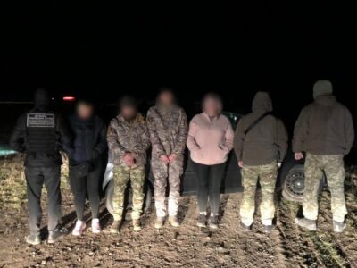 Одеситка намагалась переправити фейкових військових за кордон  