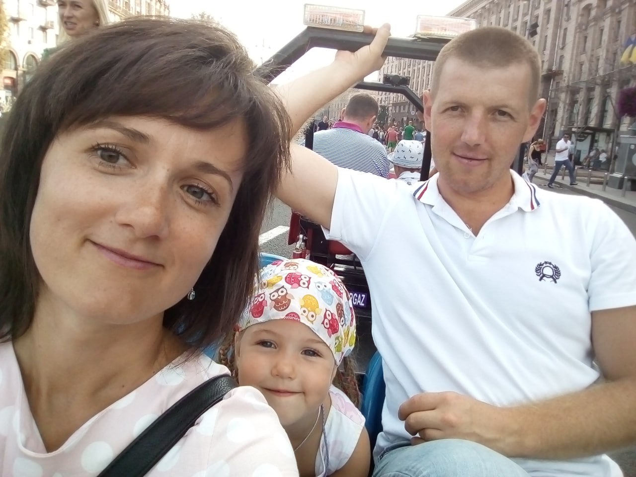 Віталій Ковальчук з дружиною та донькою