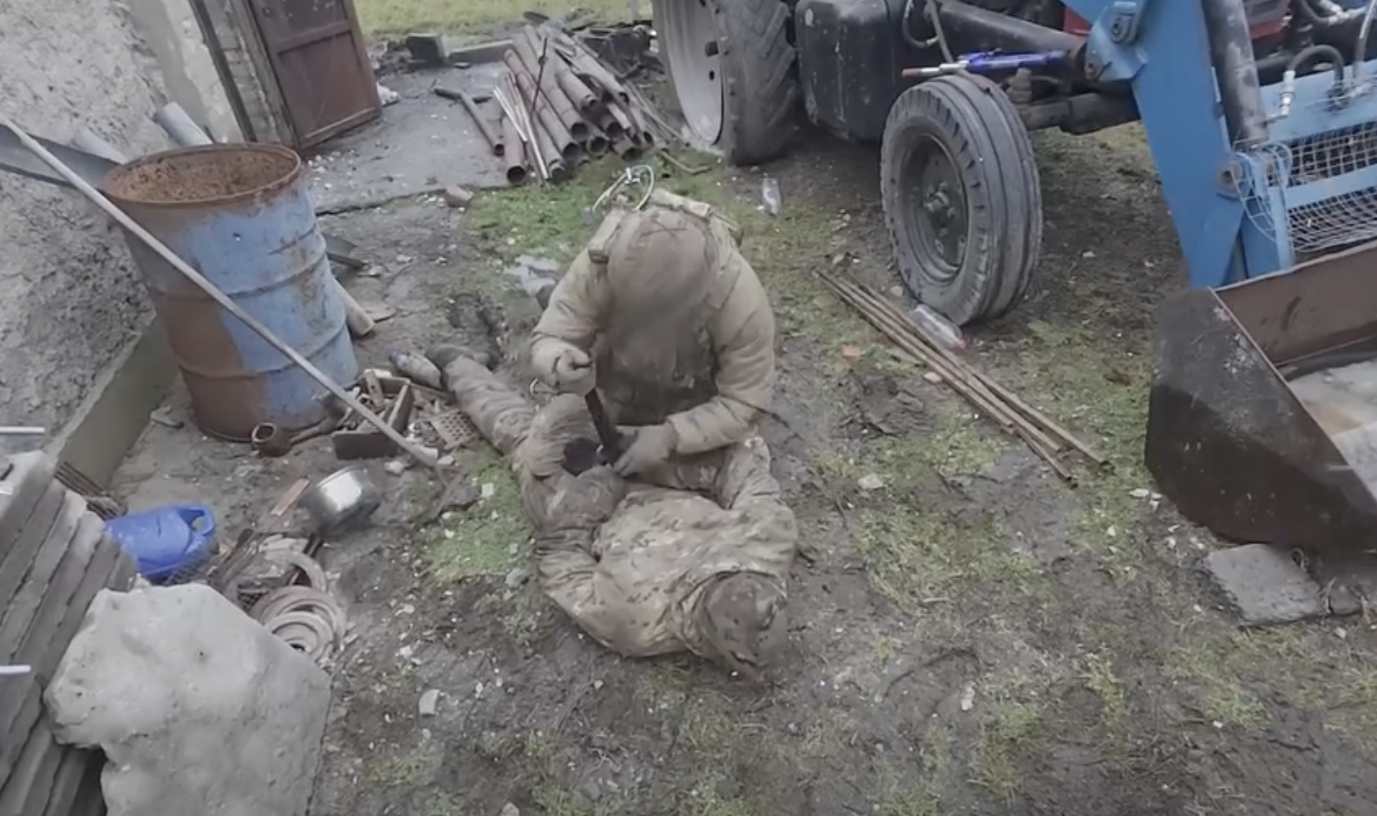 Воїни ГУР захоплюють в полон окупанта