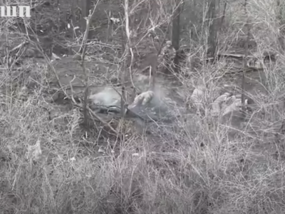 «Давай туди гранату!»: двоє наших штурмовиків зачистили бліндаж і захопили в полон 8 росіян  