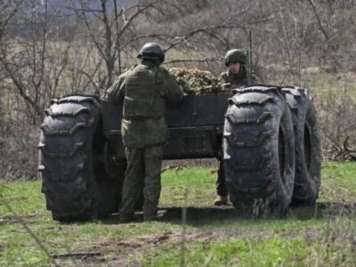 Мамонт серед НРК: на фронті вперше зафіксували російський всюдихідний дрон-гігант   