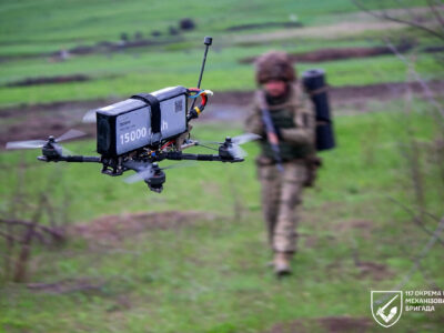 «Ми думали, що в них чіпи в голові»: під Покровськом росіяни сунуть вперед як зомбі  