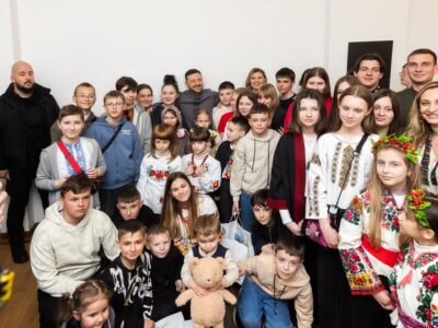 Президент привітав з Великоднем дітей загиблих захисників  