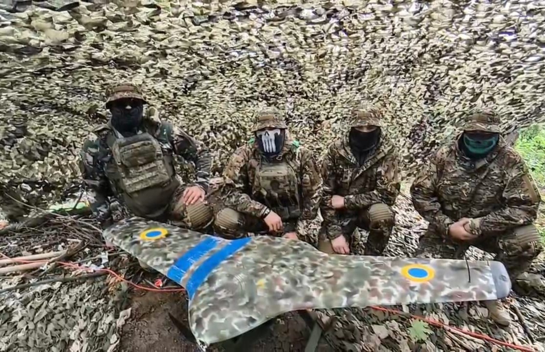 Військовослужбовець «Рон» з побратимами