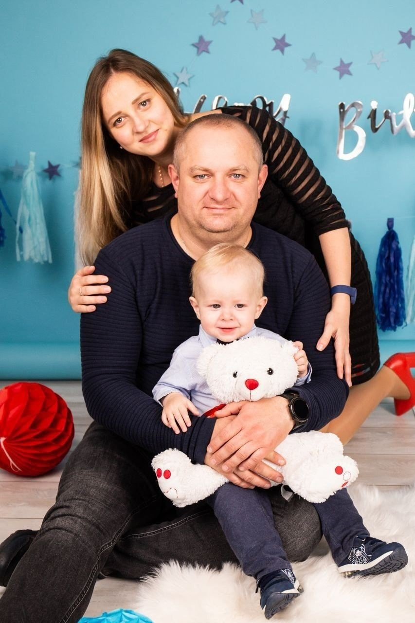 Олександр Маслак з дружиною та сином