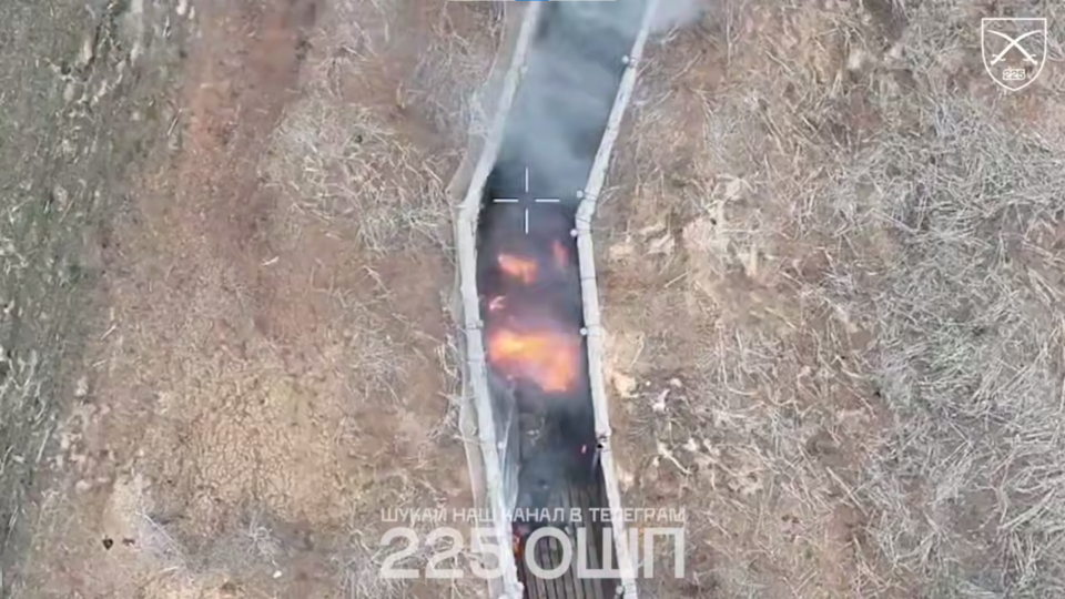 Сітки порвали, штурмовиків підпалили: «зетніків» знищили в «зеттраншеях»  